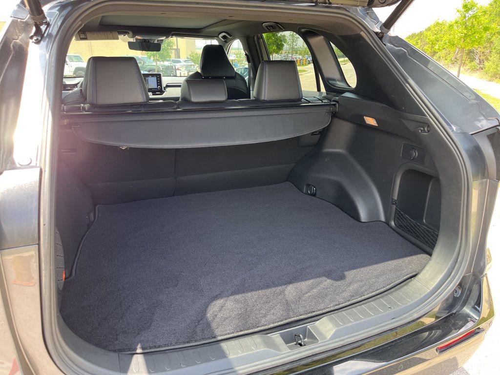2021 Toyota RAV4 XSE 10