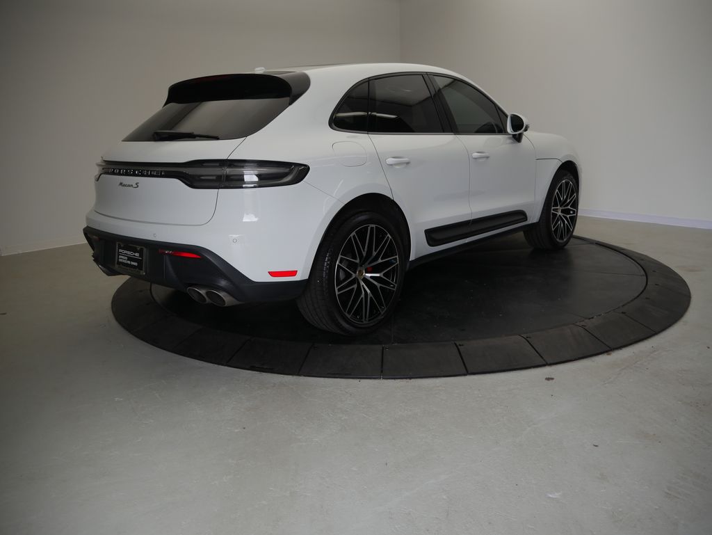 Thumbnail: 2023 Porsche Macan - 7