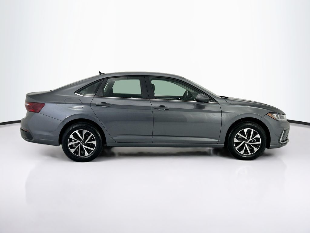 Thumbnail: 2026 Volkswagen Jetta - 4