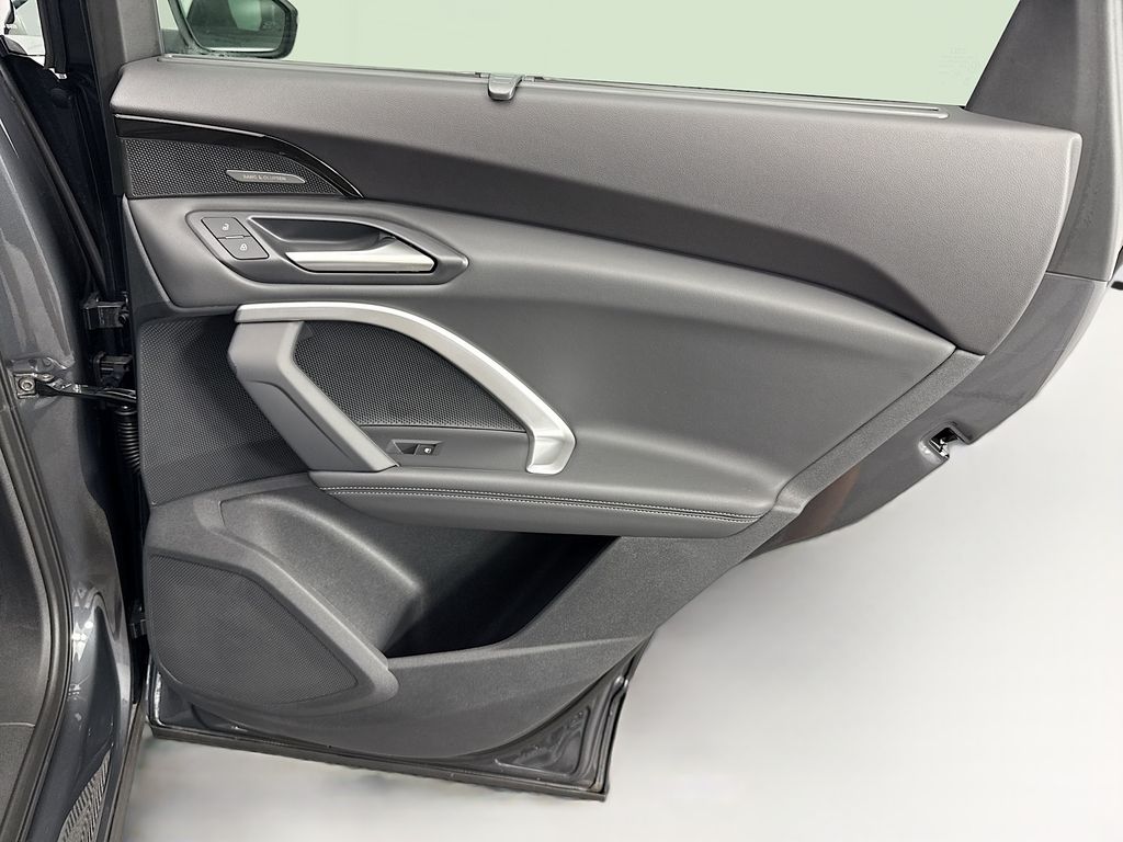 Thumbnail: 2025 Audi Q5 - 27