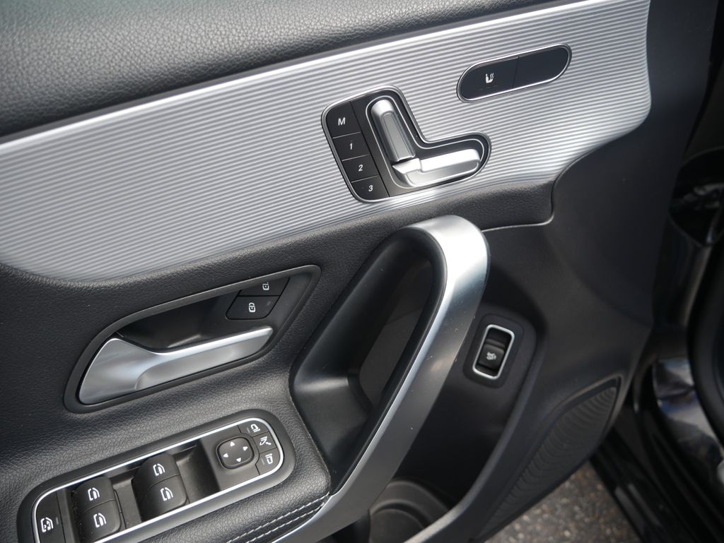 Thumbnail: 2022 Mercedes-Benz A-Class - 16