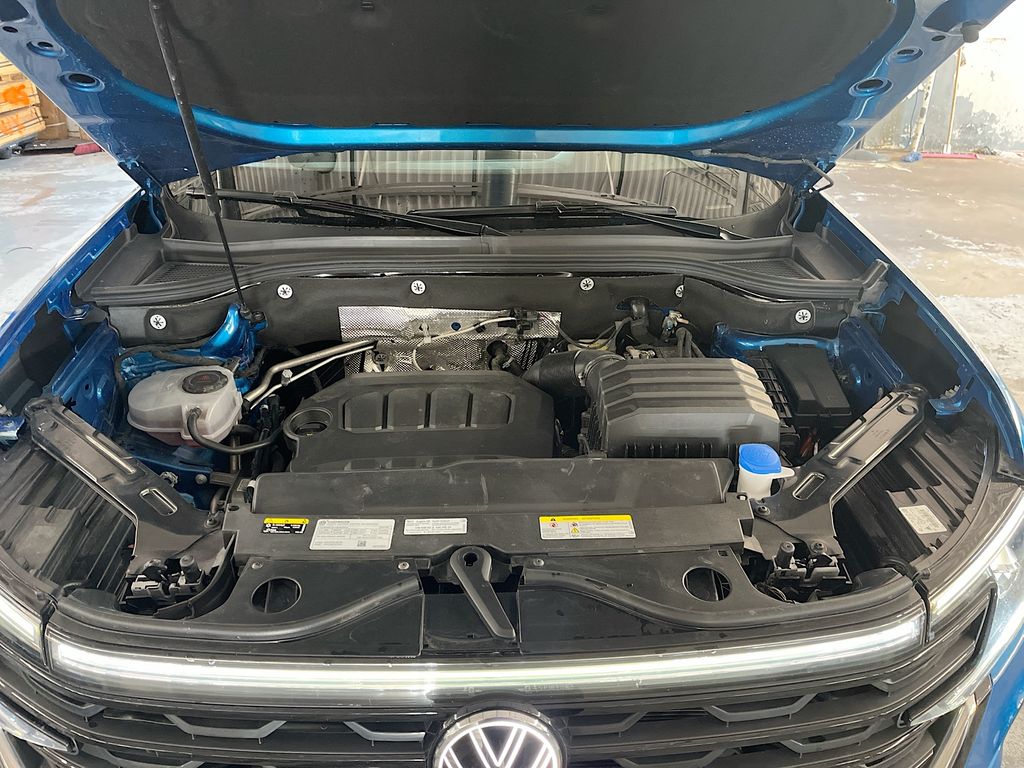 2024 Volkswagen Atlas Cross Sport SE w/Tech - Photo 30