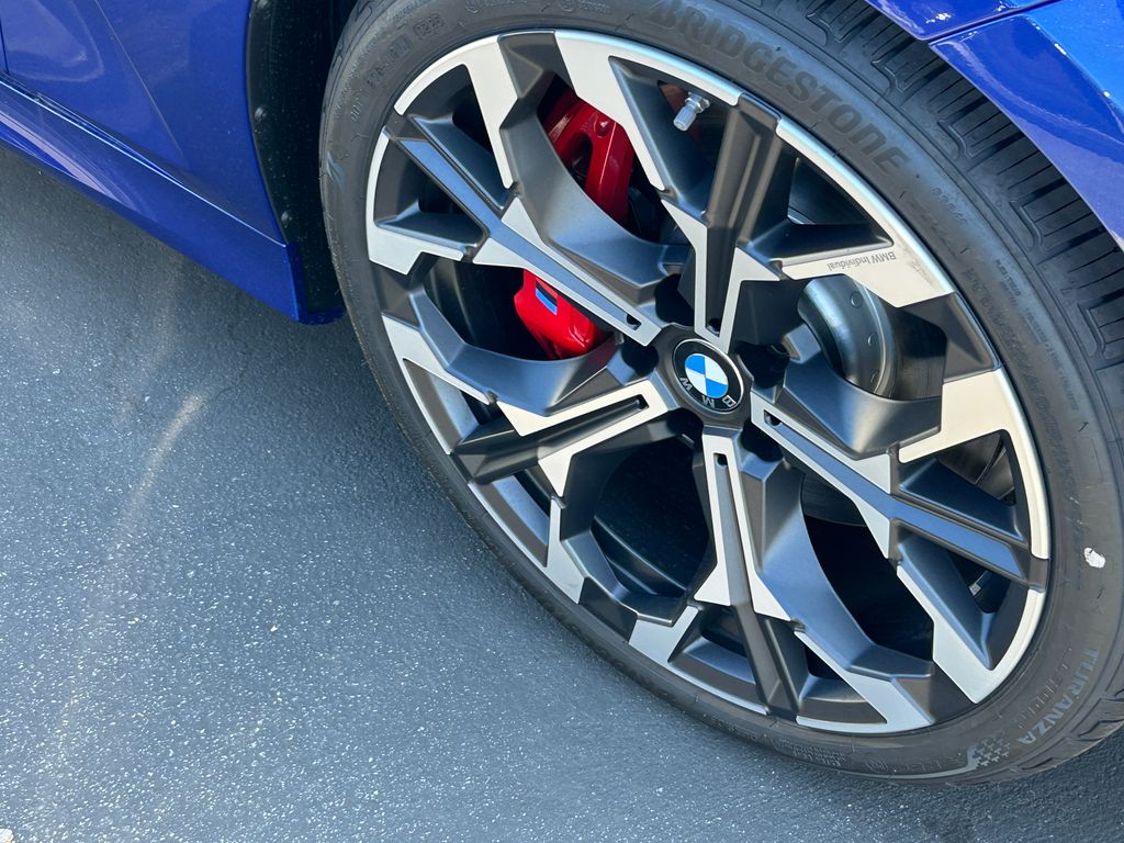 Thumbnail: 2025 BMW 3 Series - 3