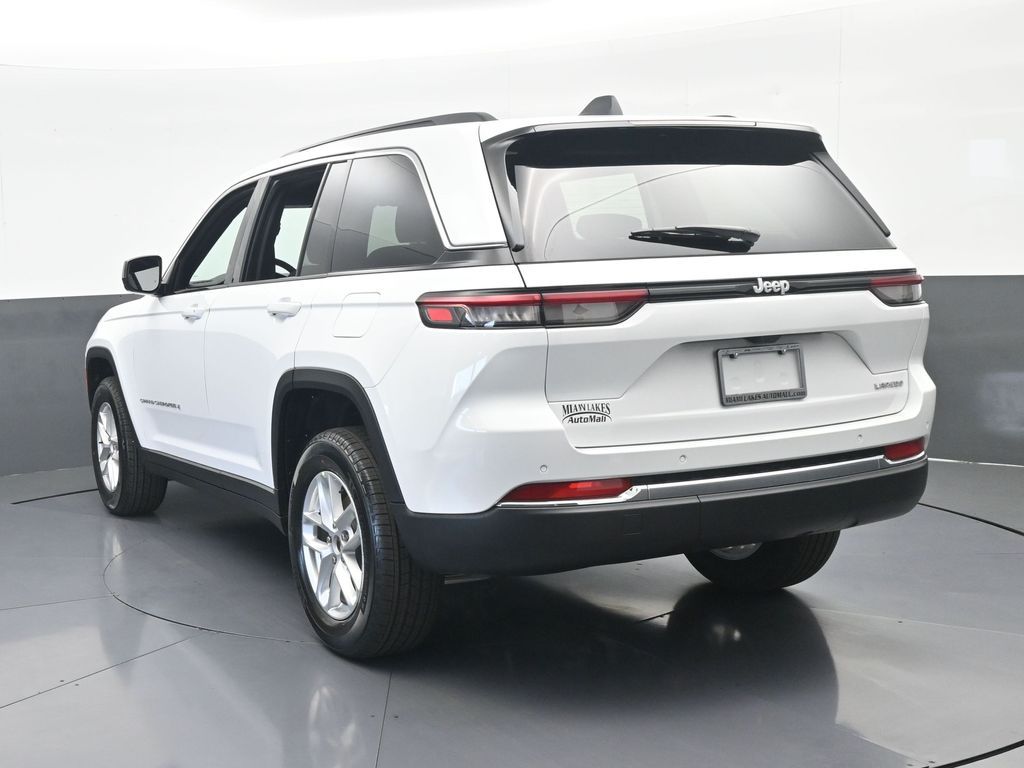 New 2026 Bright White Clearcoat Jeep Laredo X image 4