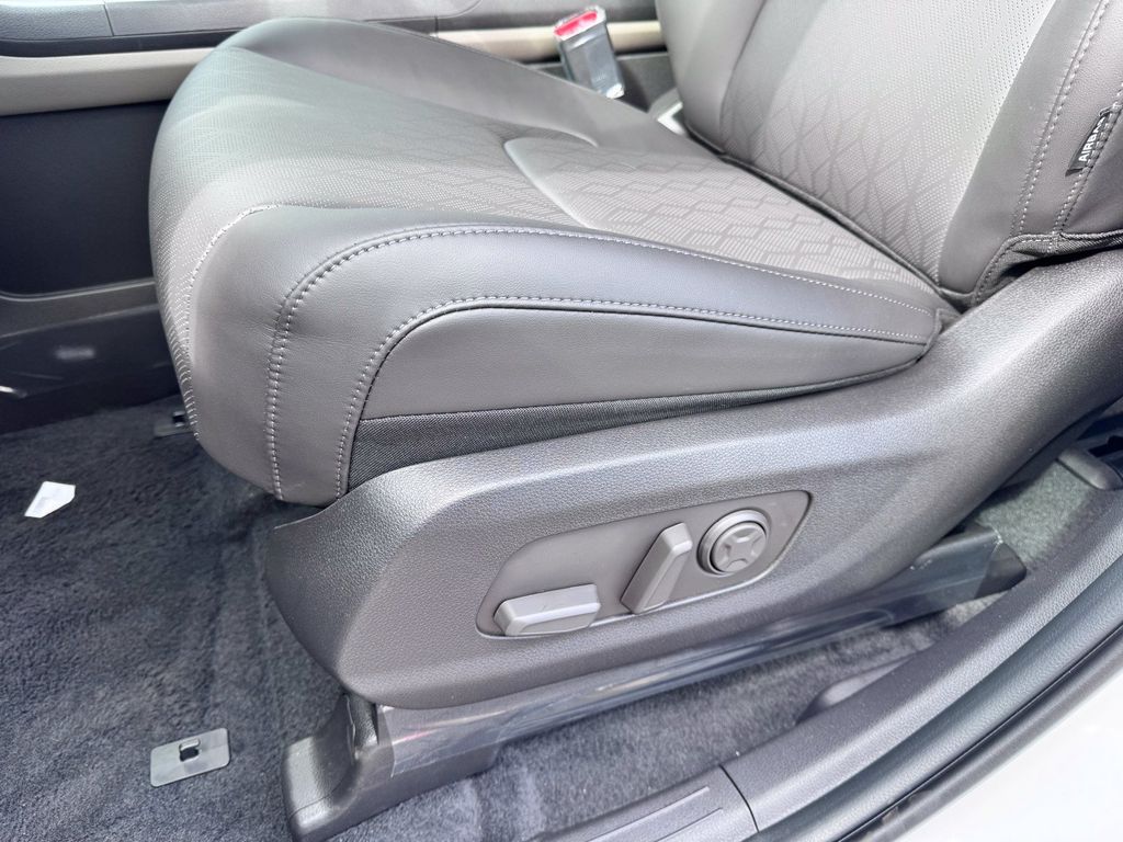New 2026 Kia Carnival MPV Van