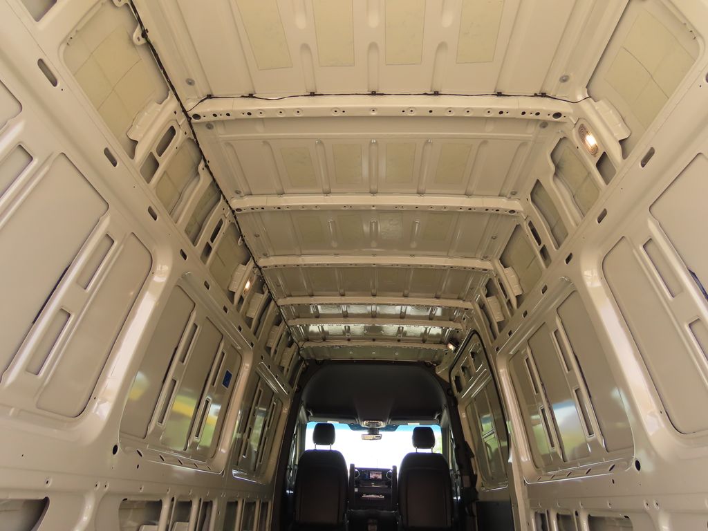 Thumbnail: 2025 Mercedes-Benz Sprinter - 32