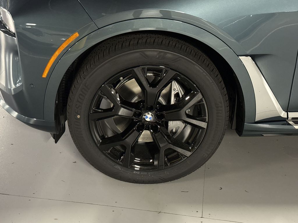 Thumbnail: 2027 BMW X7 - 10