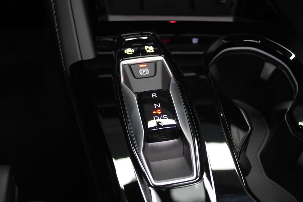 Thumbnail: 2025 Audi Q5 - 16