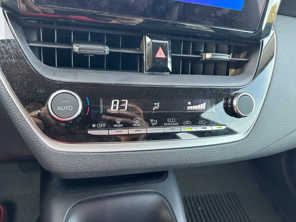 Thumbnail: 2025 Toyota Corolla - 25