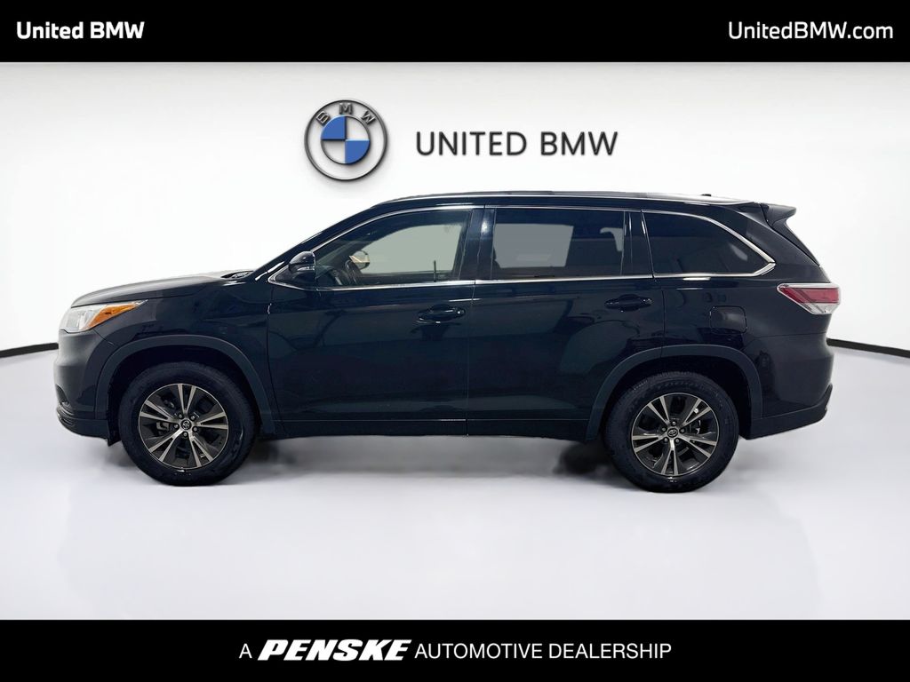 Thumbnail: 2016 Toyota Highlander - 8