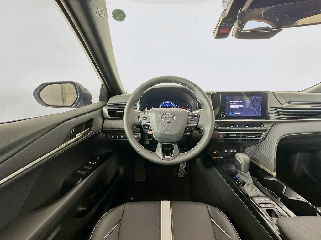 2025 Toyota Camry SE 21