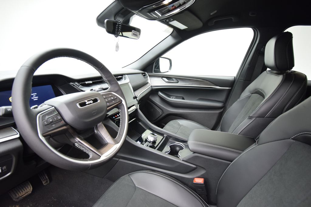 new 2026 Jeep Grand Cherokee car, priced at $39,516