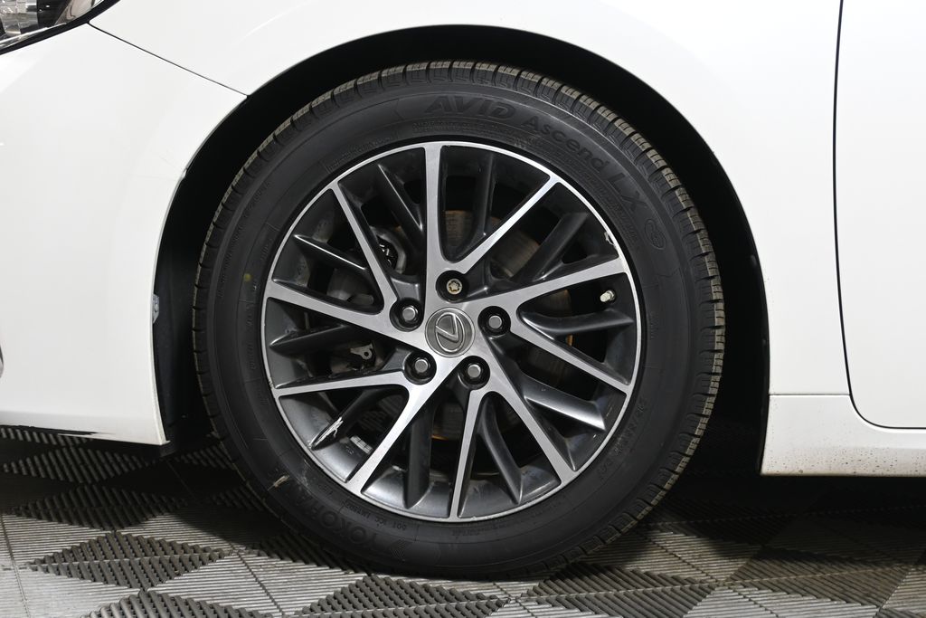 Thumbnail: 2016 Lexus ES - 12