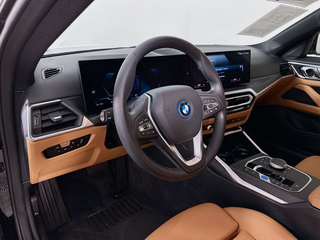 Thumbnail: 2023 BMW i4 - 9