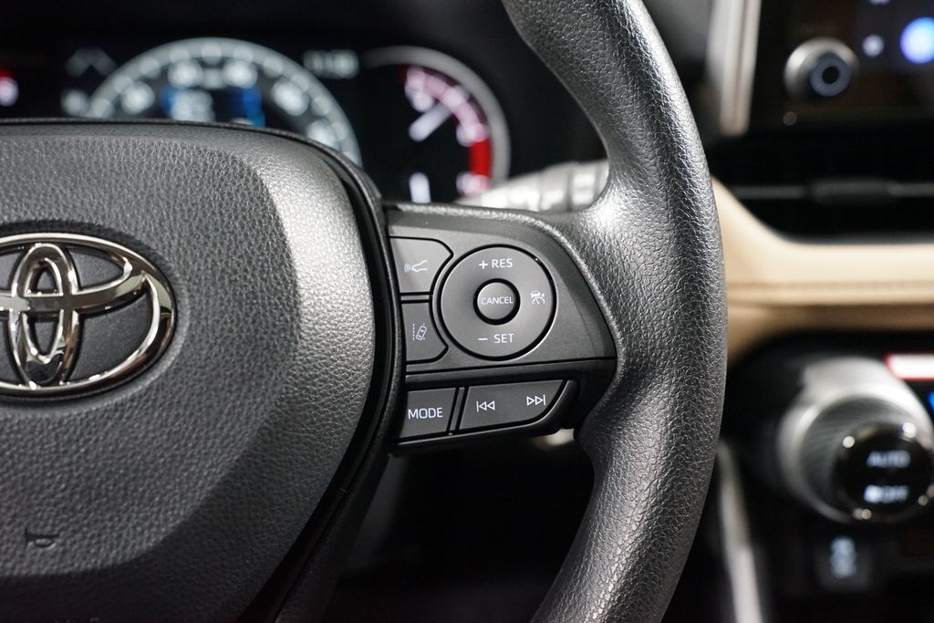 Thumbnail: 2025 Toyota RAV4 - 13