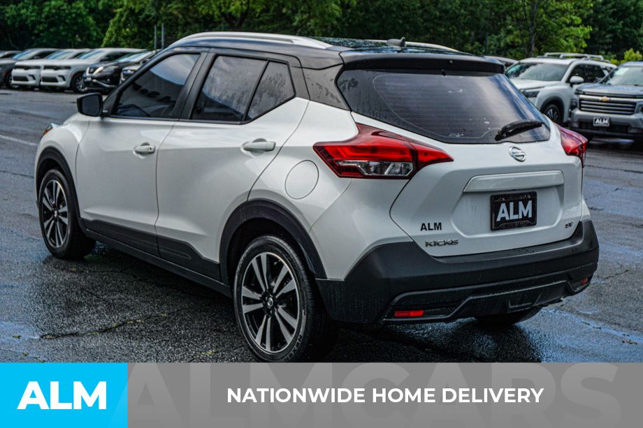 Used 2018 White Nissan SV image 5
