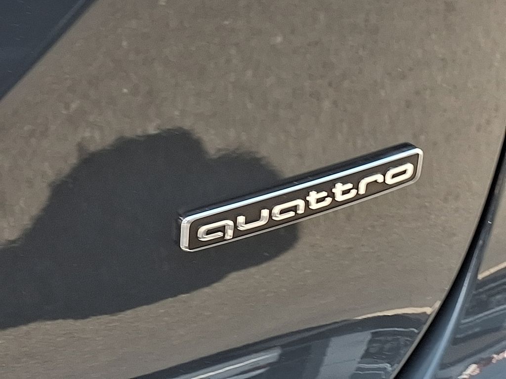 Thumbnail: 2025 Audi Q6 e-tron - 30