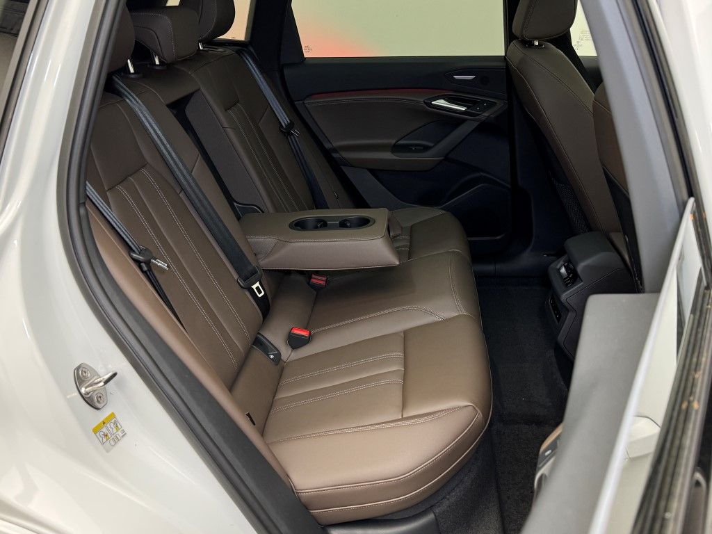 2025 Audi e-tron Premium 21