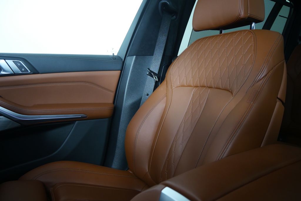 Thumbnail: 2024 BMW X7 - 25