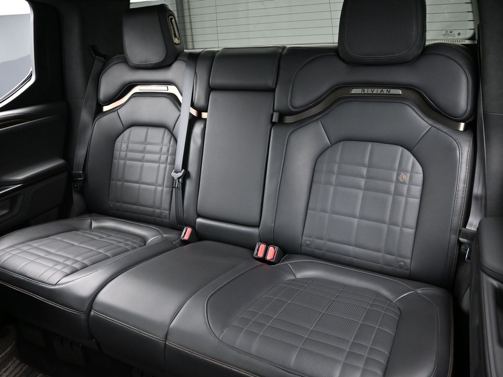 2025 Rivian R1T Ascend