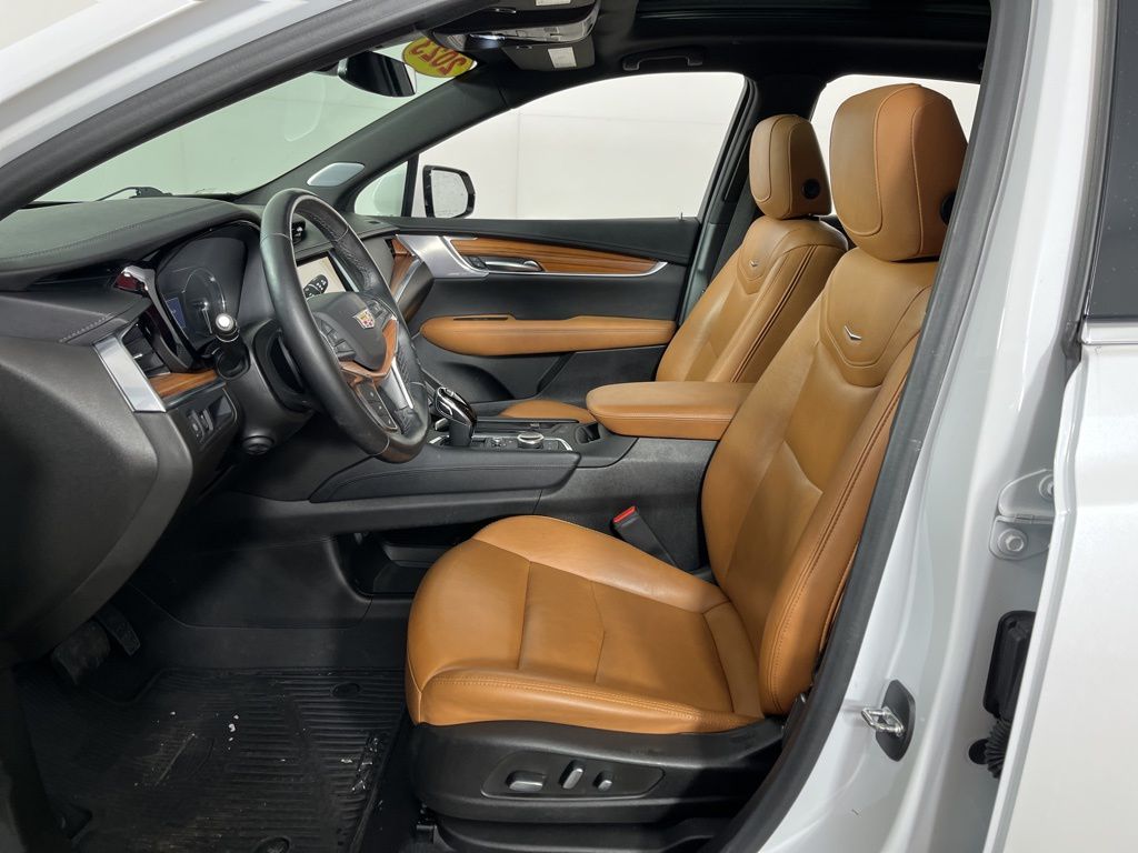 Thumbnail: 2023 Cadillac XT5 - 24