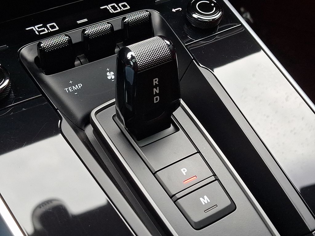 Thumbnail: 2022 Porsche 911 - 15