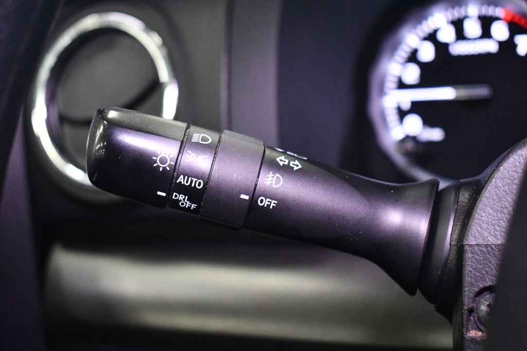 Thumbnail: 2018 Toyota Tundra - 17