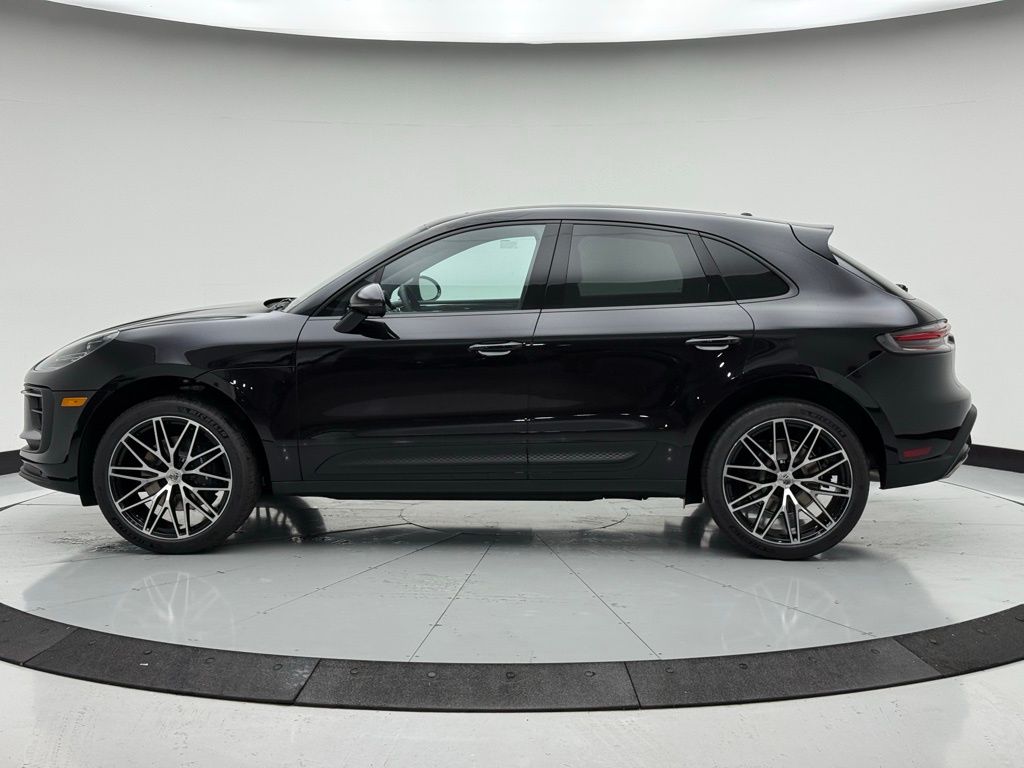 Thumbnail: 2026 Porsche Panamera - 9