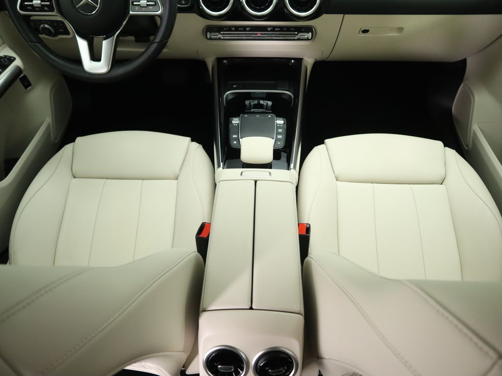 Thumbnail: 2023 Mercedes-Benz GLA - 16