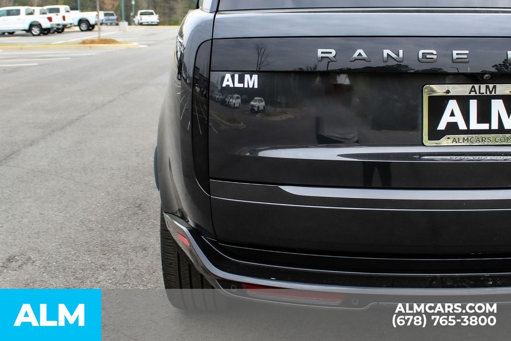 Used 2023 Gray Land Rover SE image 13