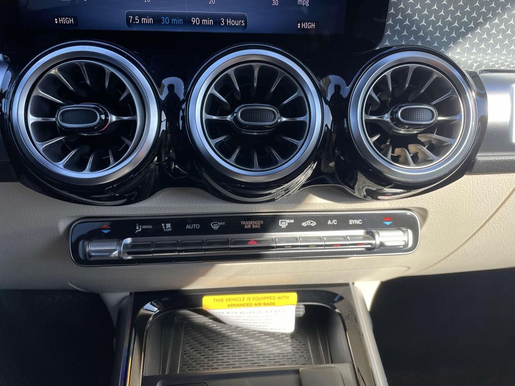 Thumbnail: 2025 Mercedes-Benz GLB - 29