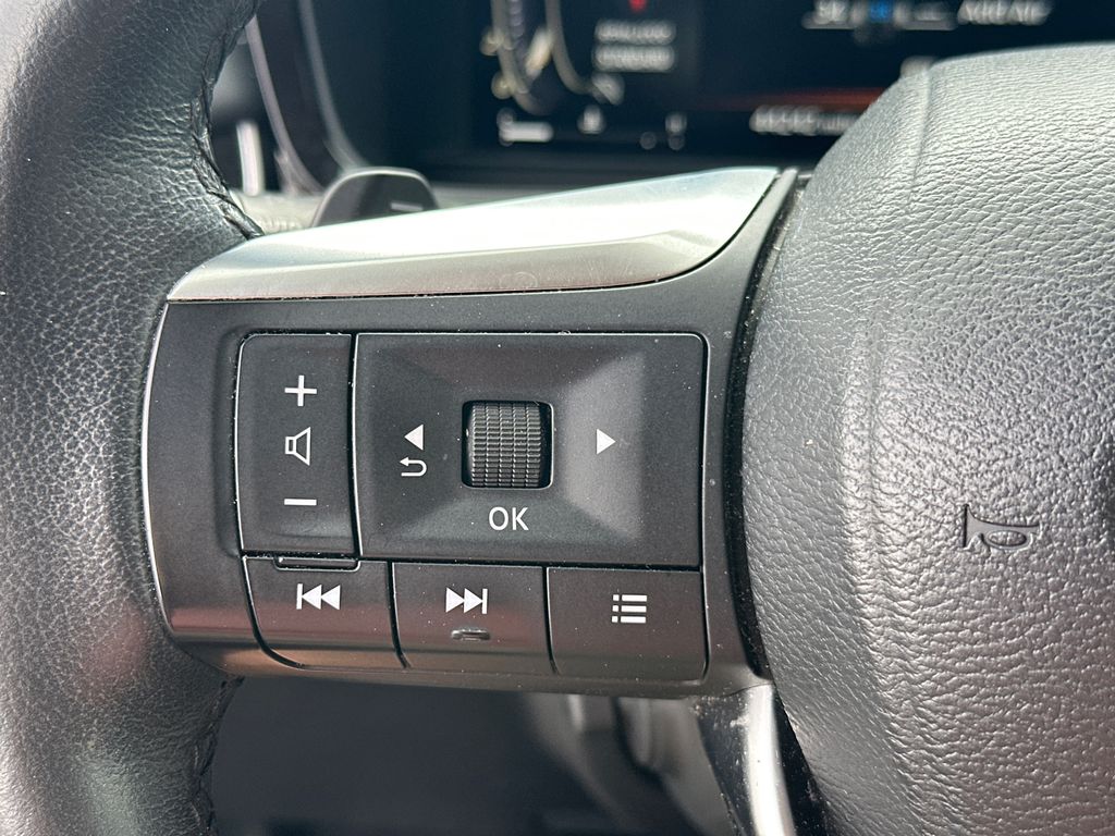 Used 2023 Black INFINITI LUXE image 24