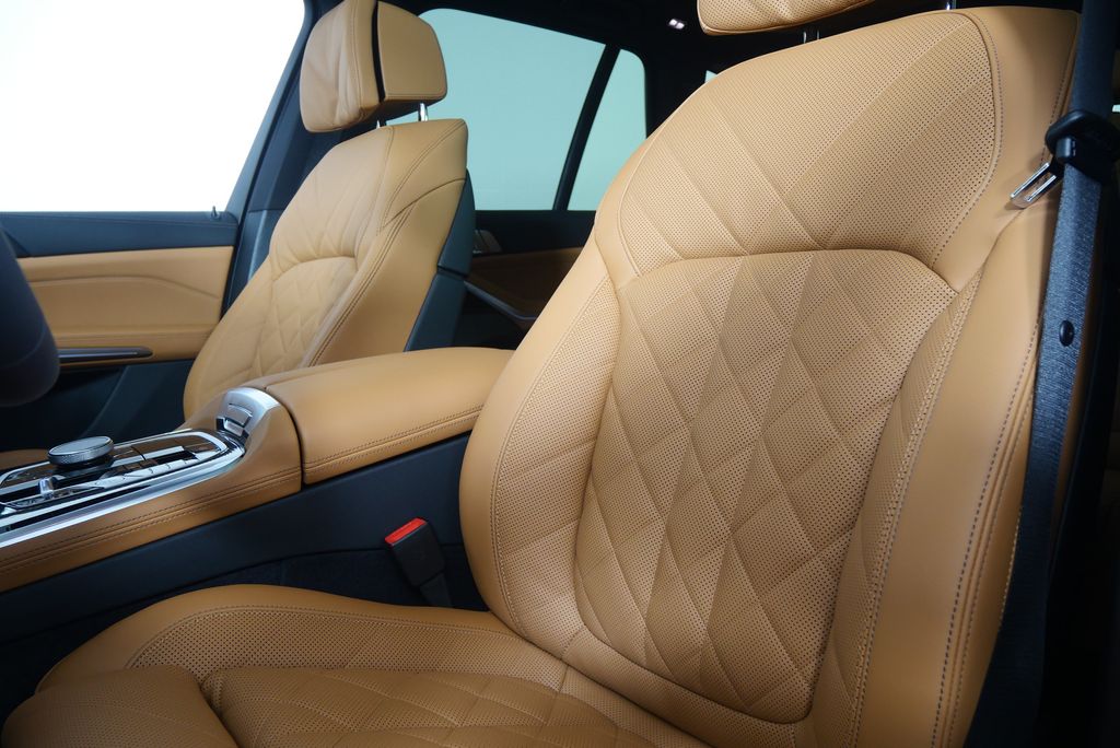 Thumbnail: 2026 BMW X5 - 10