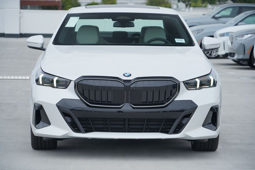 Thumbnail: 2027 BMW 5 Series - 2