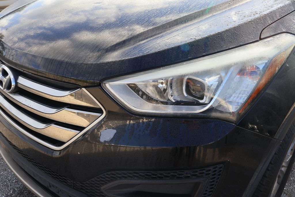 Thumbnail: 2016 Hyundai Santa Fe - 3