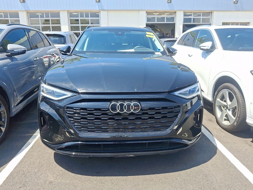 Thumbnail: 2024 Audi Q8 e-tron - 2