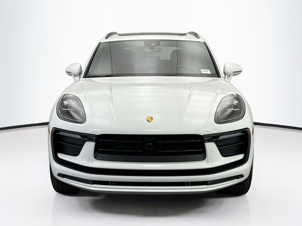Thumbnail: 2026 Porsche Macan - 10