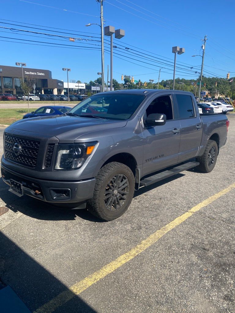 Gray (Gun Metallic) 2018 Nissan Titan Pickup Truck Four-Wheel Drive 7-Speed Automatic