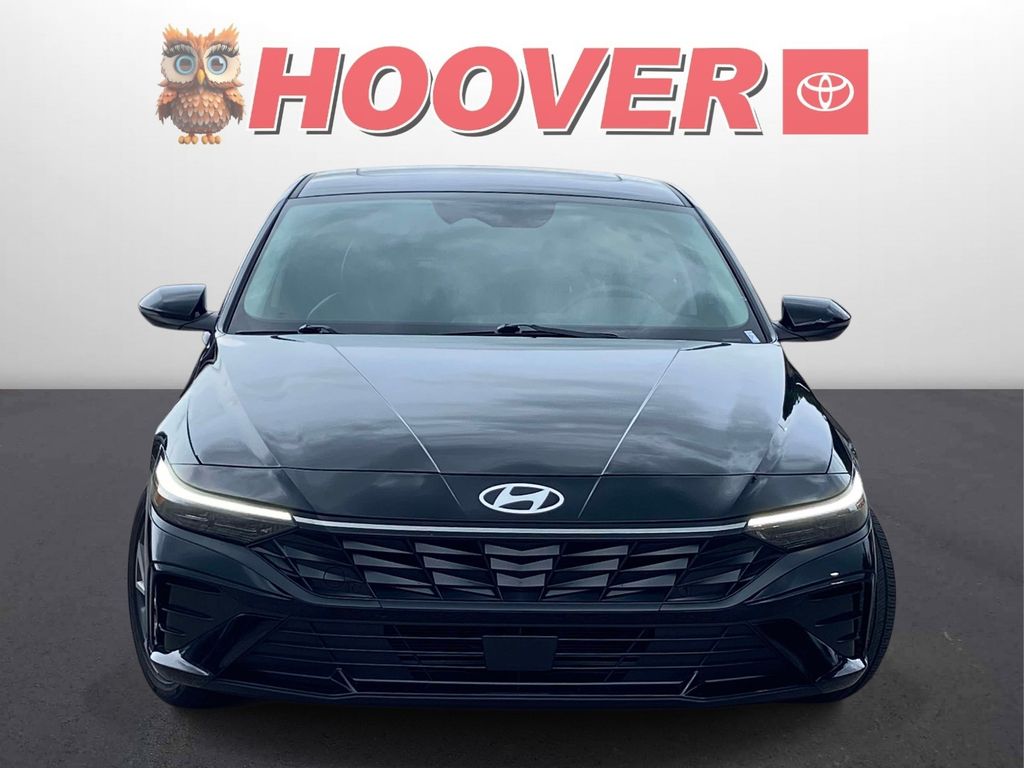 Used 2025 Black Hyundai Limited image 5