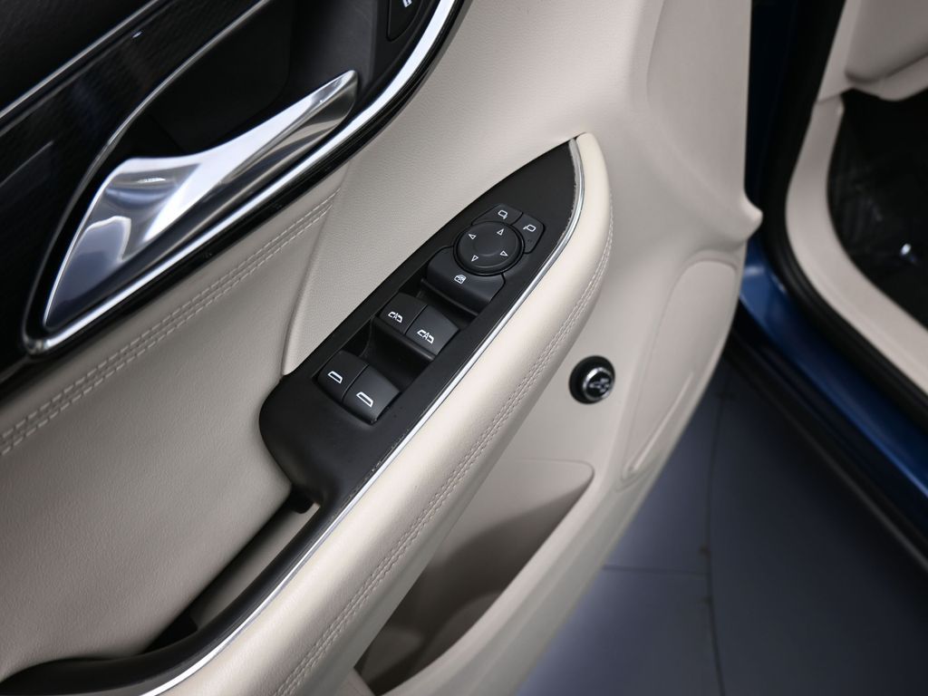 Used 2023 Sapphire Metallic Buick Preferred image 13