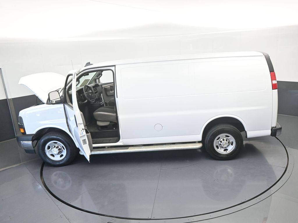 Used 2024 Summit White Chevrolet Work Van image 57
