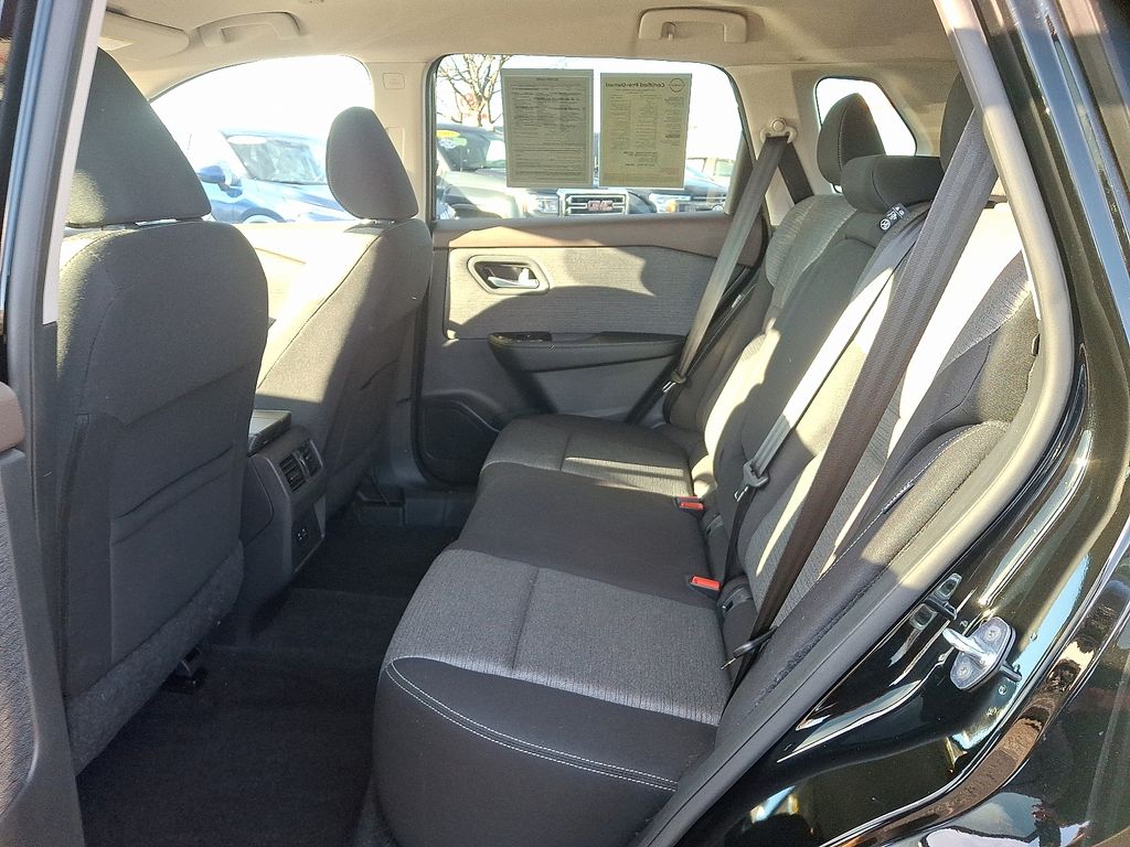 Thumbnail: 2022 Nissan Rogue - 10