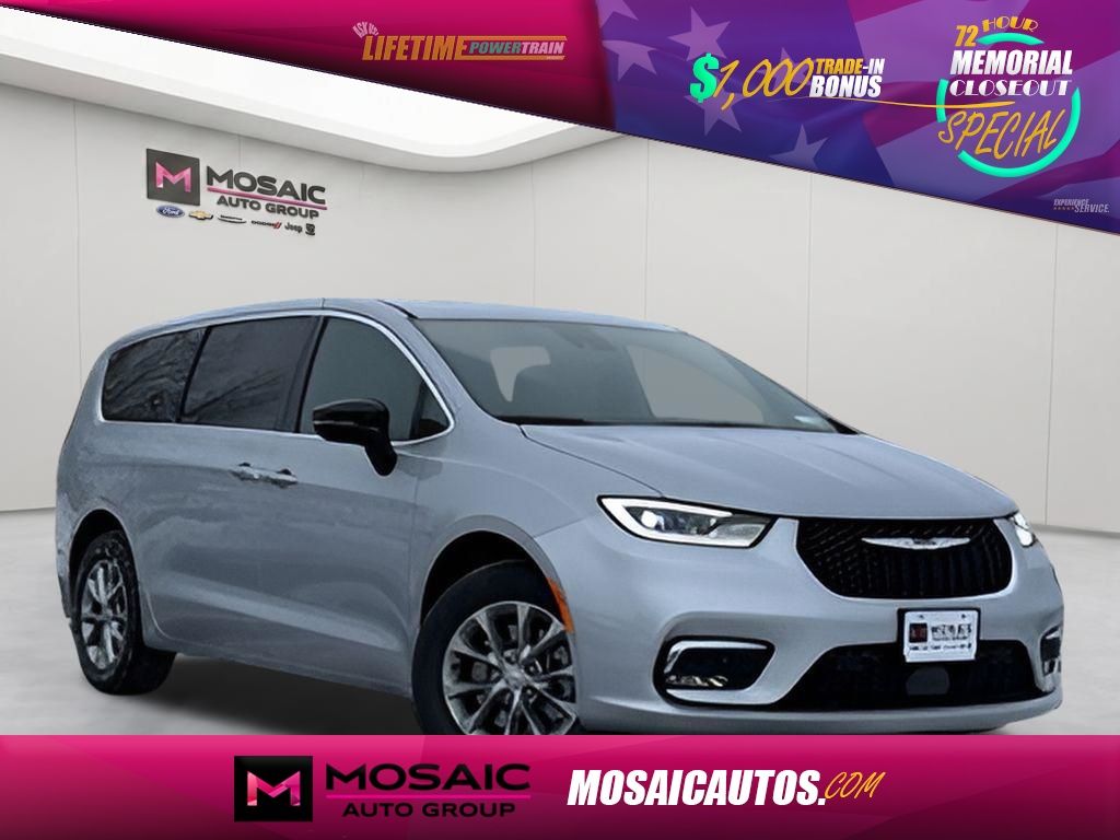 Silver Mist Clearcoat 2026 Chrysler Pacifica Select AWD Minivan All-Wheel Drive 9-Speed Automatic
