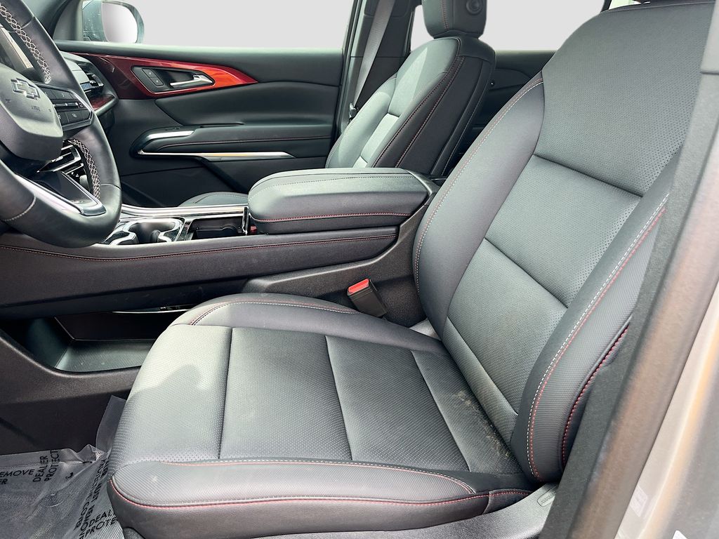 Used 2025 Gray Chevrolet Z71 image 20