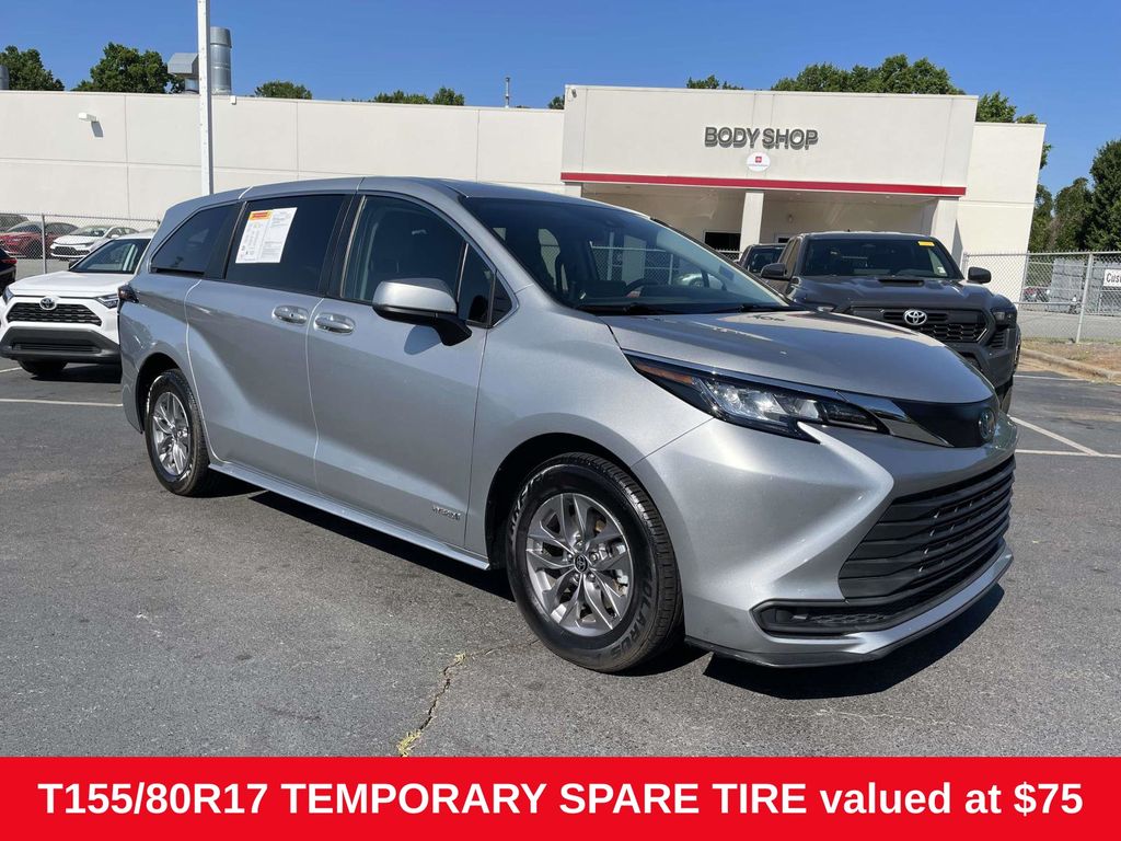 Celestial Silver Metallic 2021 Toyota Sienna LE 8-Passenger FWD Minivan Front-Wheel Drive Continuously Variable Transmission