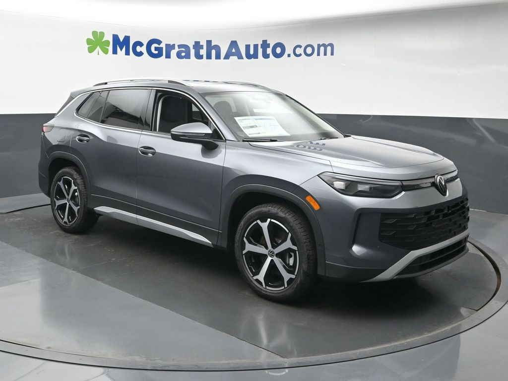 2025 Volkswagen Tiguan SE's photo