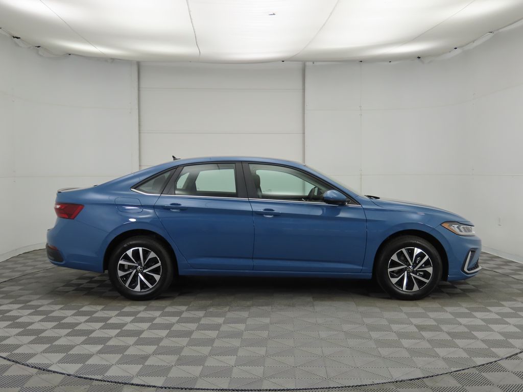 Thumbnail: 2025 Volkswagen Jetta - 4