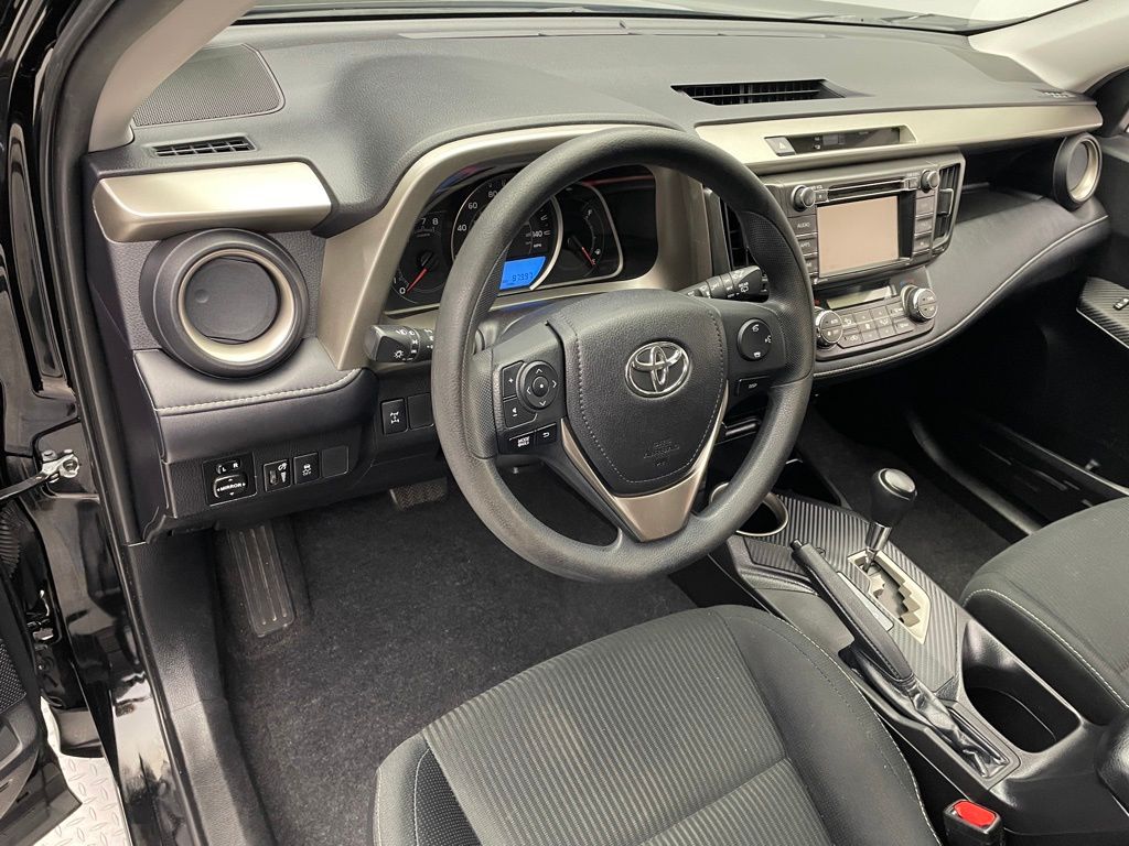 2014 Toyota RAV4 XLE 11