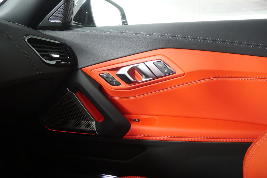 Thumbnail: 2026 BMW Z4 - 20