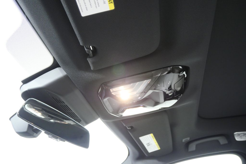 Thumbnail: 2026 BMW i7 - 17